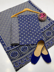 3pc suit women's with matching Khussa and beautiful buttons *Alhamdulillah* _*Sindhi Ajrak 3pc Suit